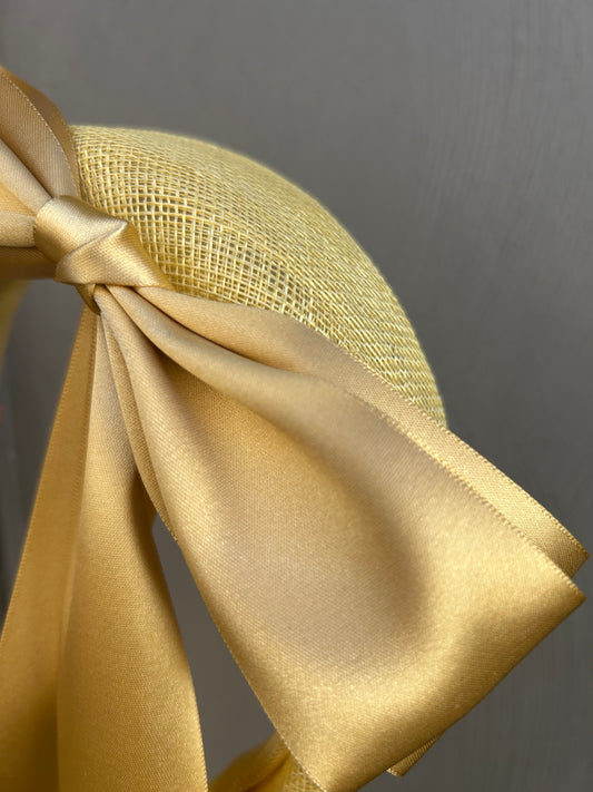 Melbourne Cup Headband – Gold Bow Headpiece in Premium Straw