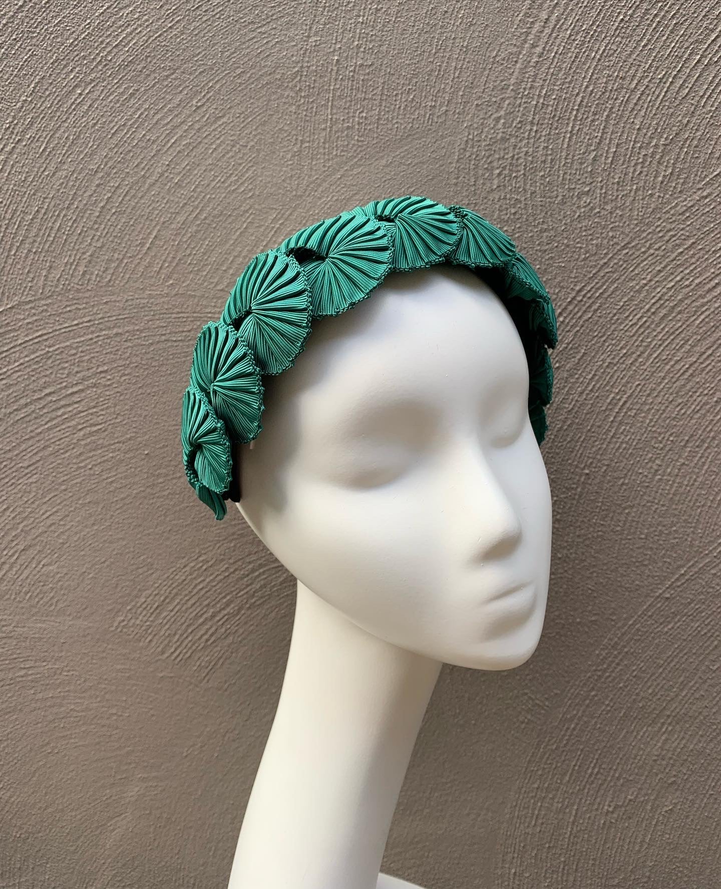 Emerald Pleated Crown