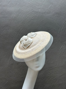 Cream-coloured Brim