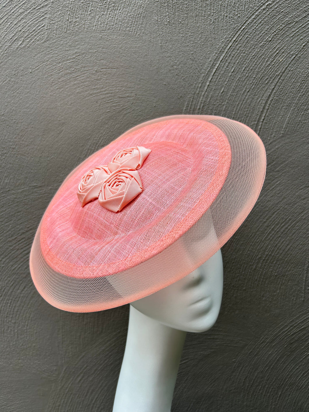 Peach-coloured Brim