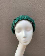 Load image into Gallery viewer, Emerald Pleated Crown